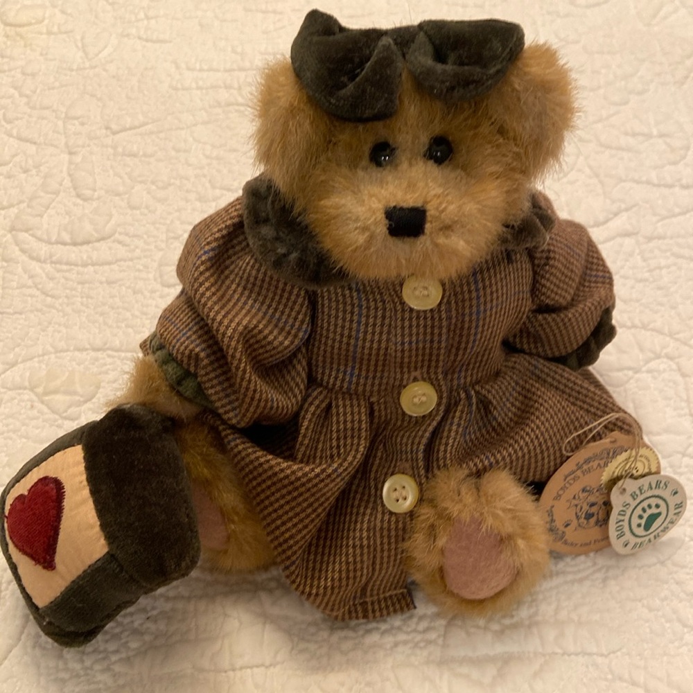 Vintage 1996 Boyd’s Bear, “Bailey Bear.”